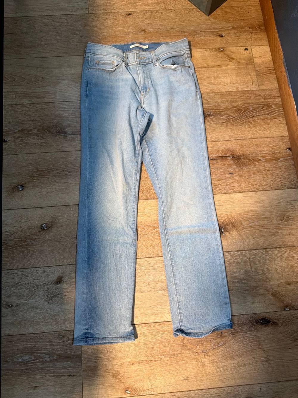 Women’s Levi Jeans